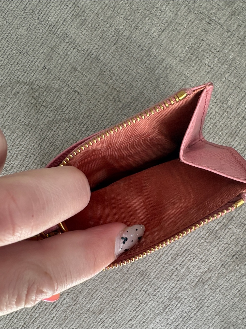 Prada Pink Saffiano Leather Card Case with Gold Logo - Picture 3 of 4